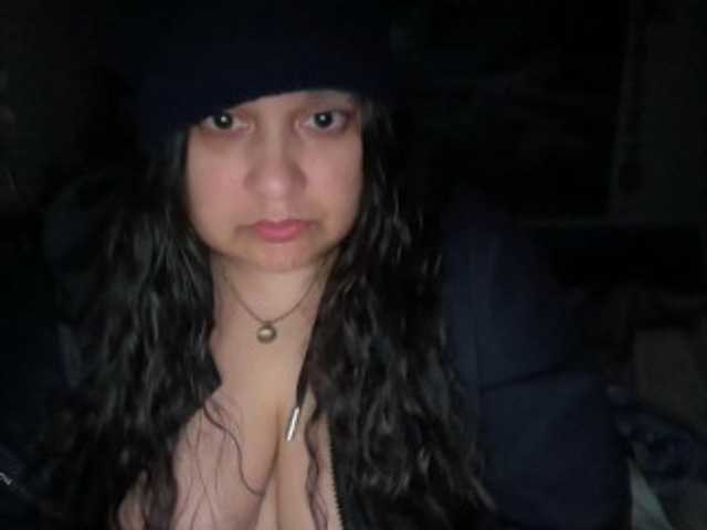 DUMBHOEMELANIE's BongaCams show and profile