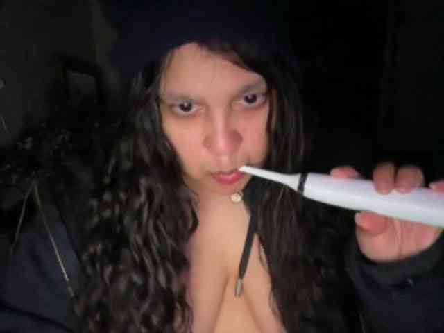 DUMBHOEMELANIE webcam