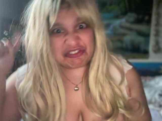 DUMBHOEMELANIE webcam