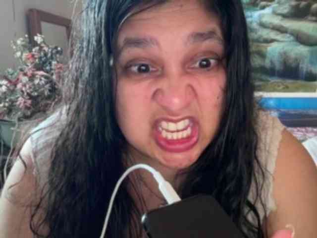 DUMBHOEMELANIE webcam