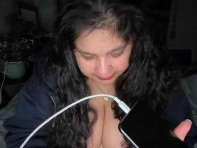 DUMBHOEMELANIE DUMBHOEMELANIE