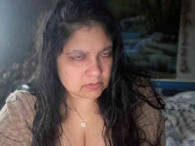 DUMBHOEMELANIE Live Webcam on BongaCams