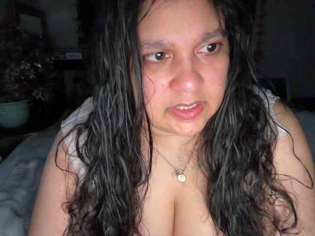 DUMBHOEMELANIE Live Webcam on BongaCams