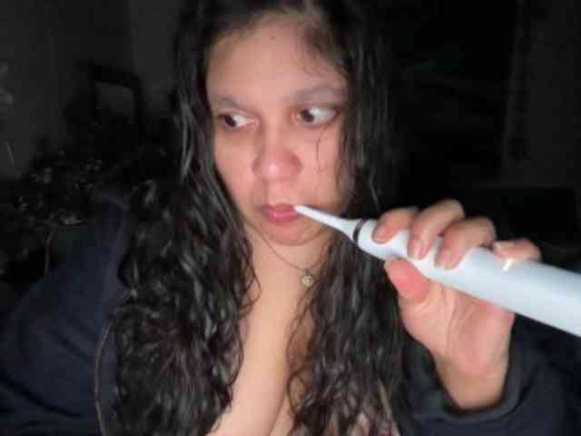 DUMBHOEMELANIE webcam