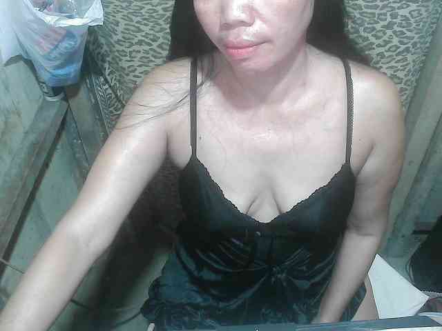 clingypinay-swee... Live Webcam on BongaCams