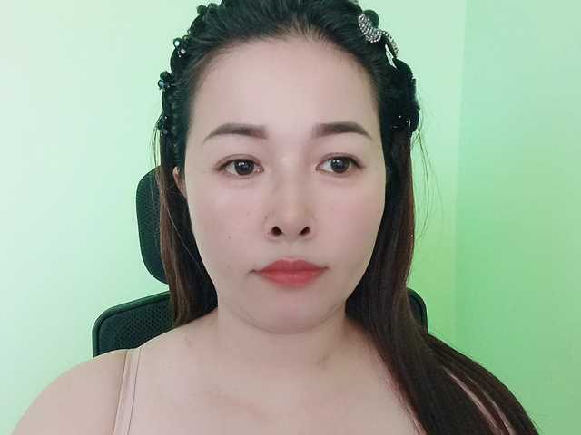 Benahot69's BongaCams show and profile