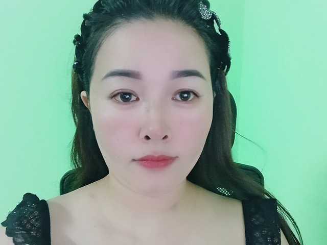 Benahot69's BongaCams show and profile