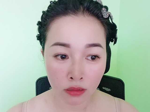 Benahot69's BongaCams show and profile