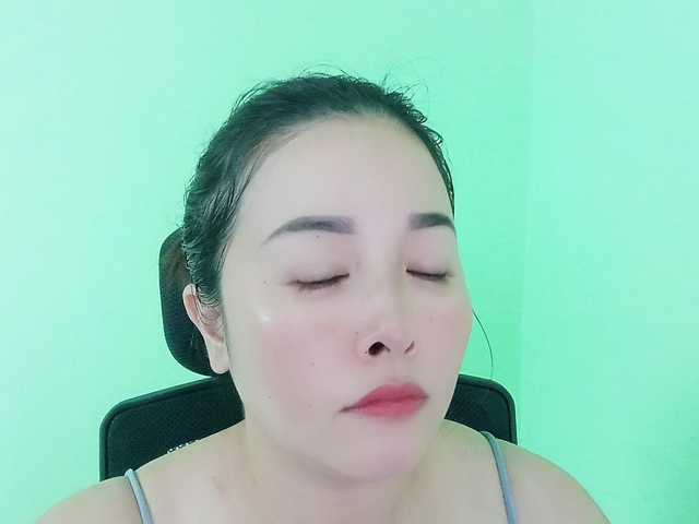 Benahot69's BongaCams show and profile