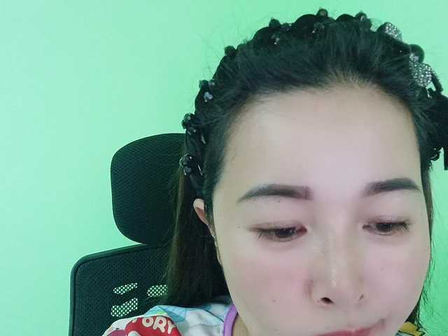 Benahot69's BongaCams show and profile