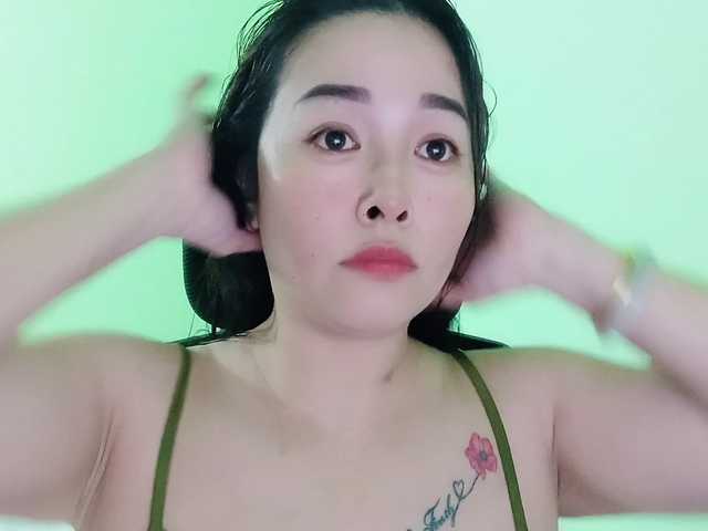 Benahot69's BongaCams show and profile