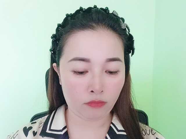 Benahot69's BongaCams show and profile