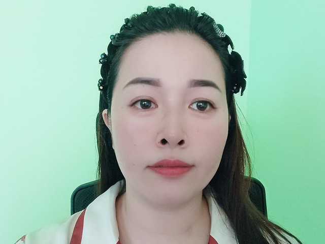 Benahot69's BongaCams show and profile