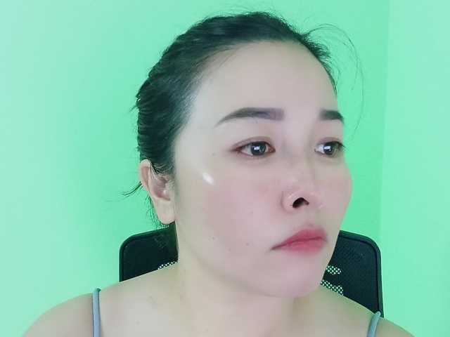 Benahot69's BongaCams show and profile