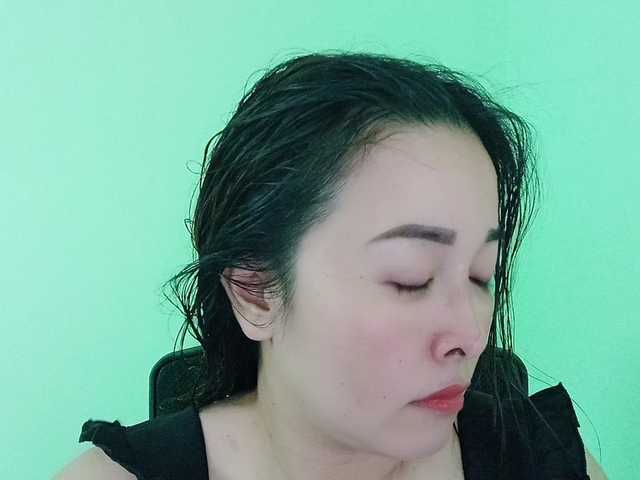 Benahot69's BongaCams show and profile