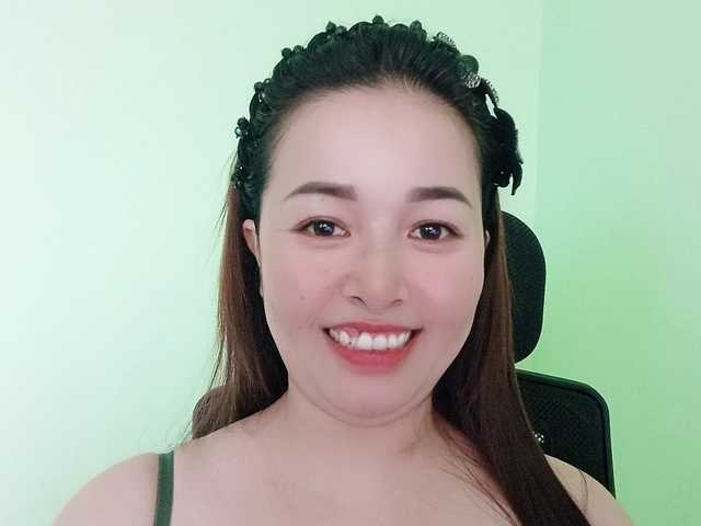 Benahot69's BongaCams show and profile