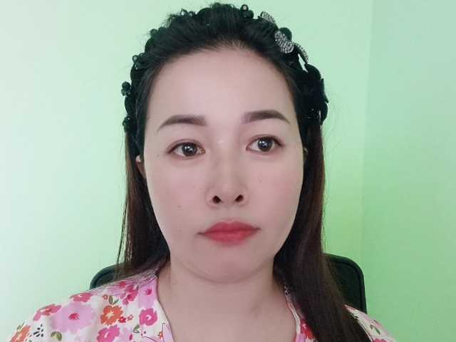 Benahot69's BongaCams show and profile