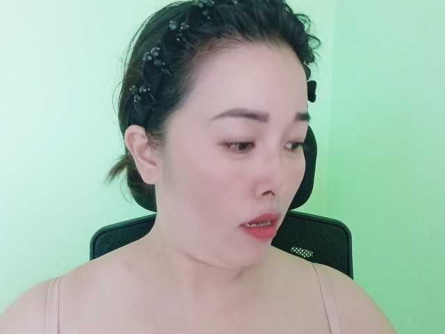 Benahot69's BongaCams show and profile