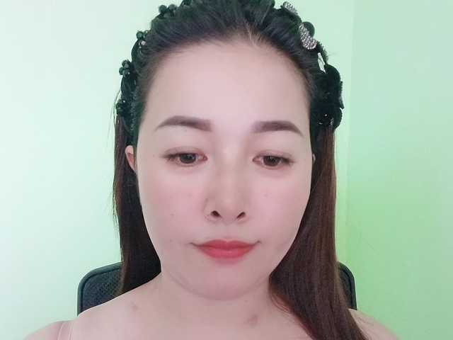 Benahot69's BongaCams show and profile