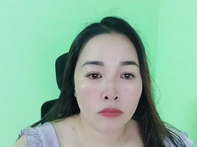 Benahot69's BongaCams show and profile