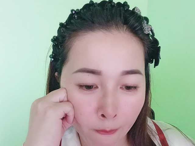 Benahot69's BongaCams show and profile