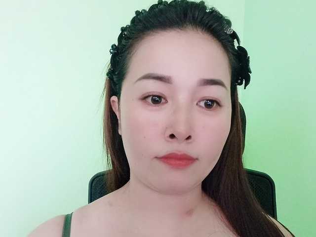 Benahot69's BongaCams show and profile