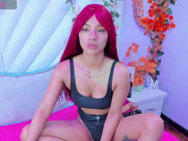 SaraLoveee webcam