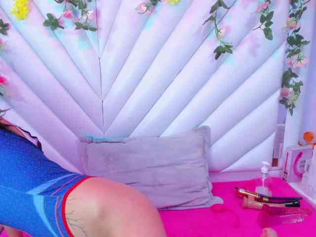 SaraLoveee webcam