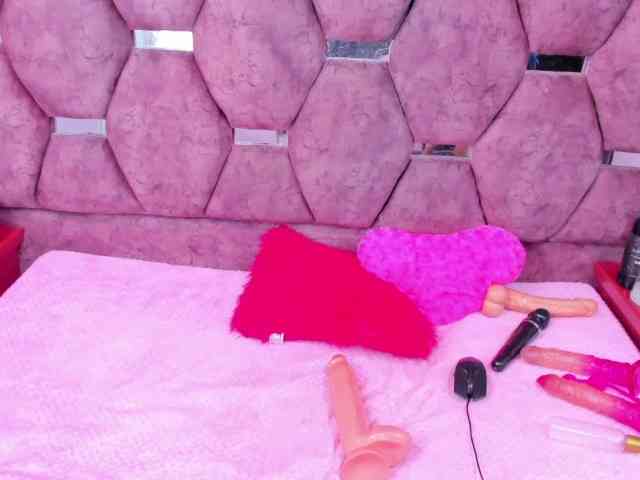 SaraLoveee webcam