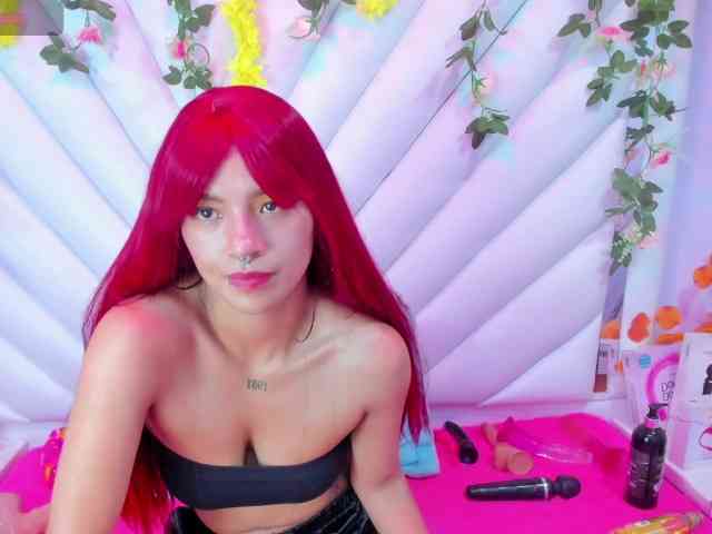 SaraLoveee webcam