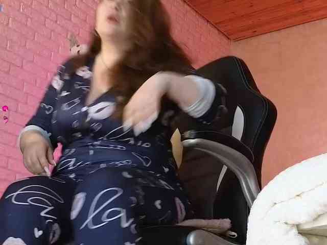MommyDommeDiva webcam