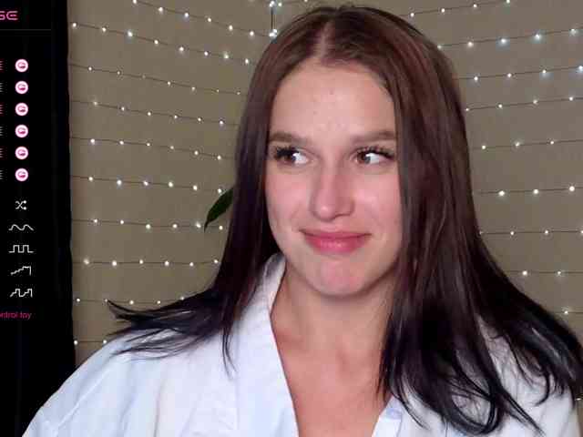 Shaved white, Shaved teens, Group chat for 40 tokens, Full privates for 90 ..., 10