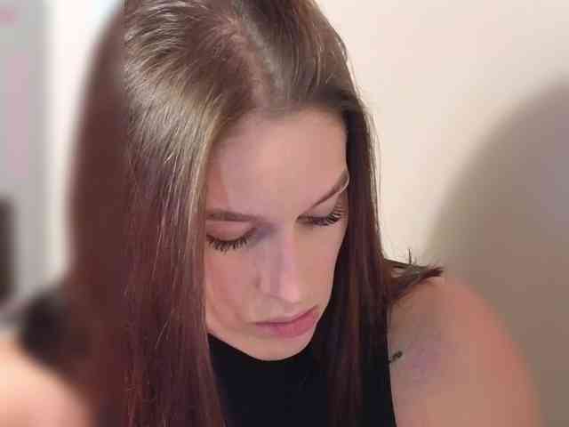 anochkafoxgirl-1 Live Webcam on BongaCams