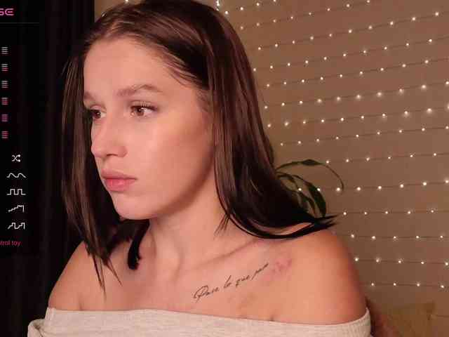 anochkafoxgirl-1 Live Webcam on BongaCams