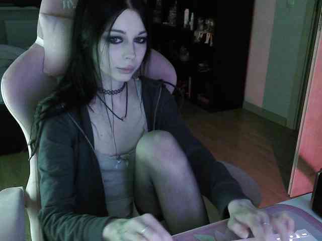 dolls_tear webcam