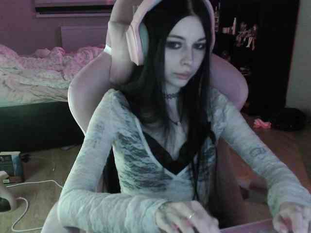 dolls_tear webcam