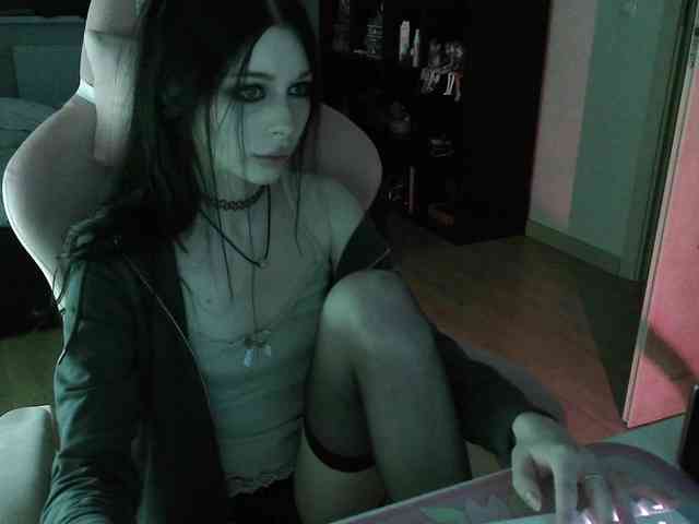 dolls_tear webcam