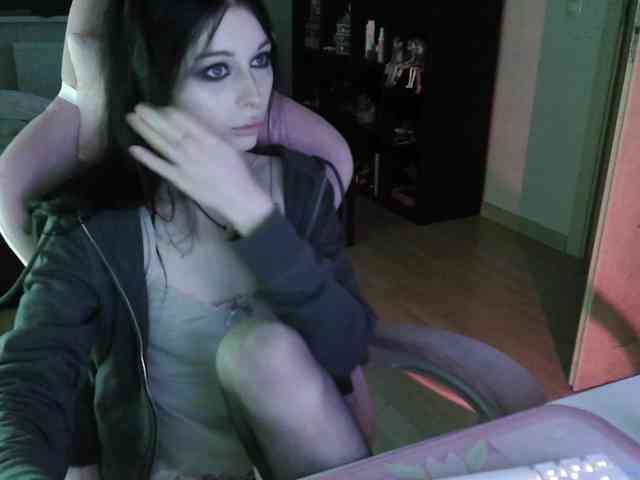 dolls_tear webcam