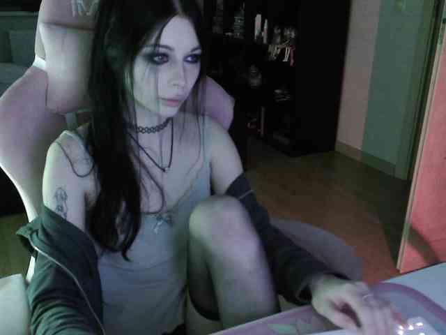 dolls_tear webcam