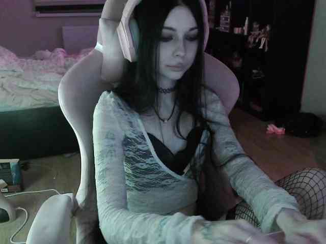 dolls_tear webcam