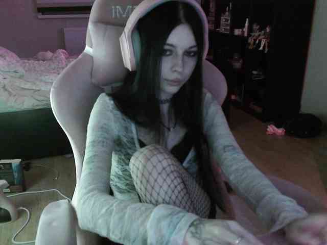 dolls_tear webcam