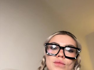 EmmaGoodGirl Porn Show