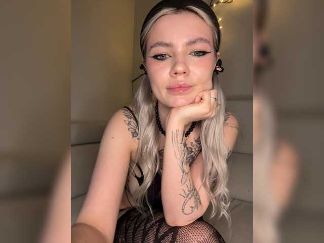 Emmagoodgirl's BongaCams show and profile