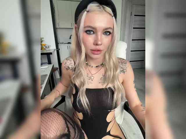Модель: Emmagoodgirl