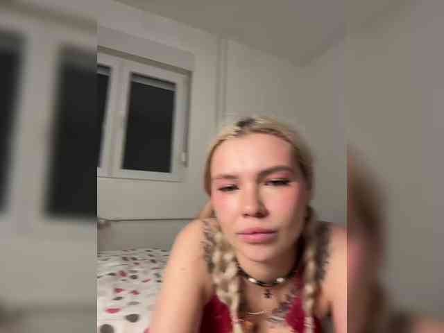Emmagoodgirl webcam
