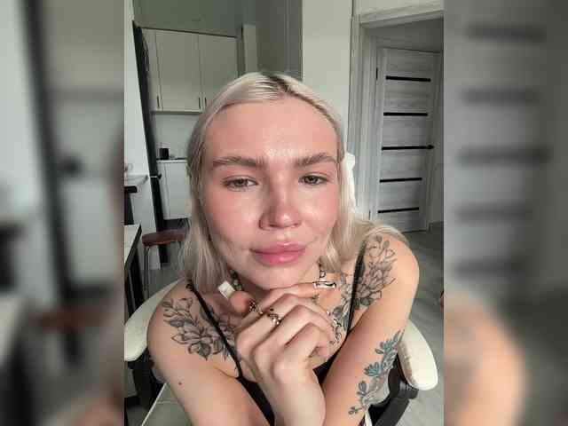 Emmagoodgirl webcam