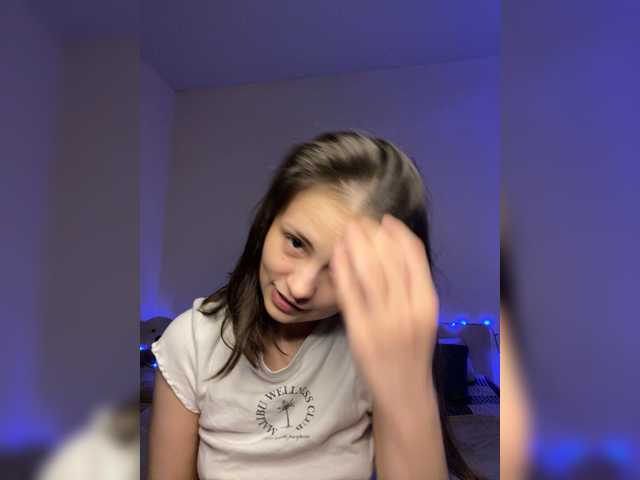 SilverSaya's BongaCams show and profile