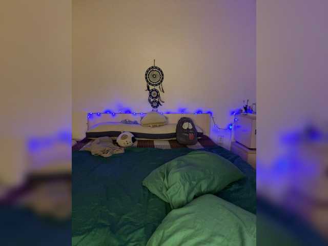 SilverSaya's BongaCams show and profile