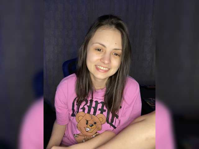 SilverSaya's BongaCams show and profile