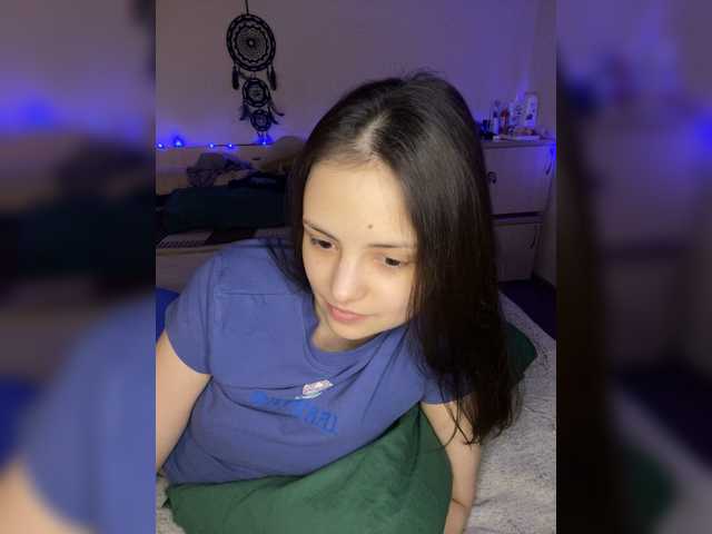 SilverSaya's BongaCams show and profile